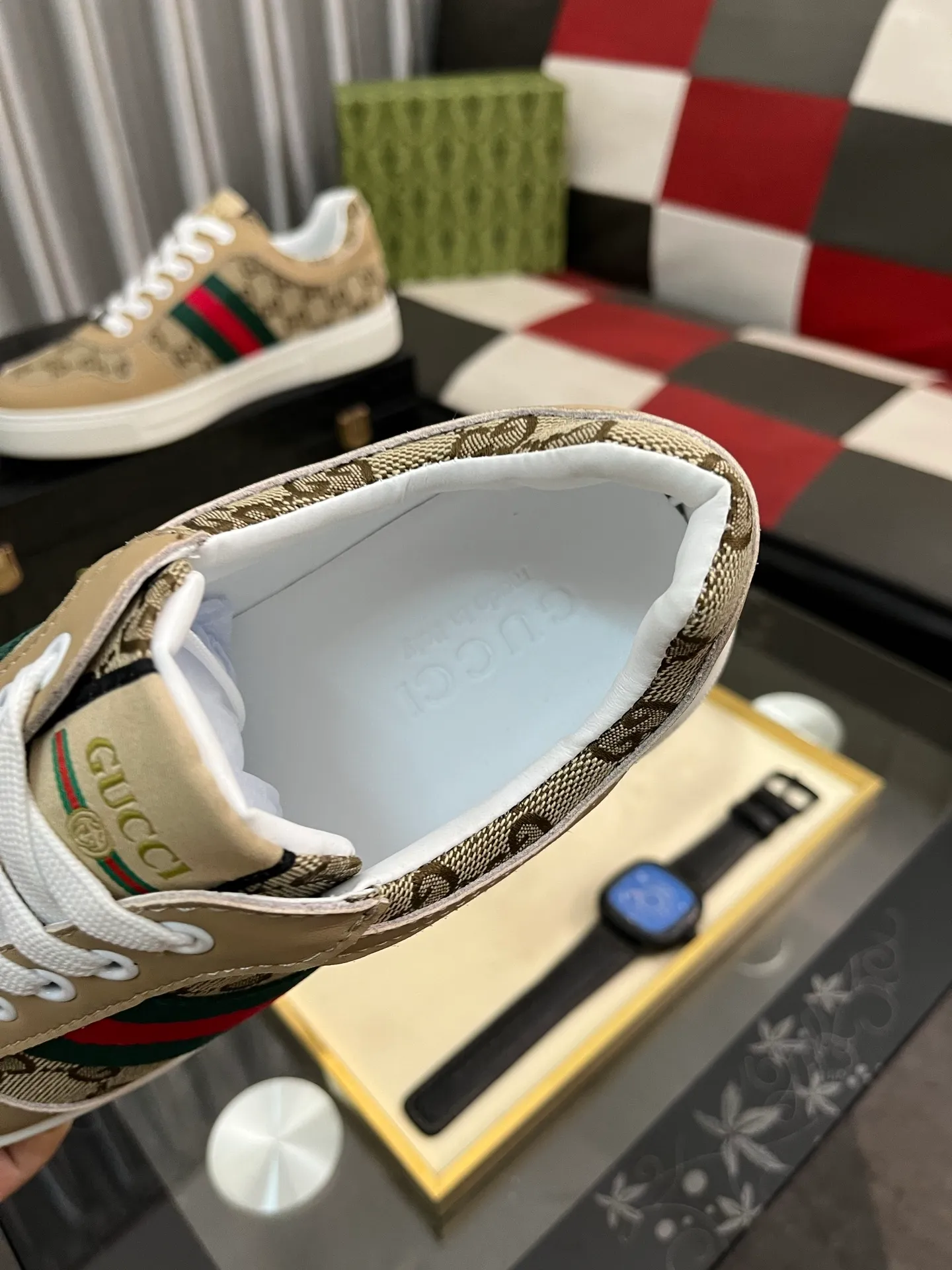 Men's Men's Shoes💰440⌚️⌚️【GUCCI】Gucci men's latest white shoe series casual shoes! The official website is built 1:1. Upper: Made of imported cowhide, with electric embroidery ➕Inner lining: Made of high-quality first-layer pigskin, soft and comfortable. Picky material selection and exquisite workmanship give you the best enjoyment. Size: 38-44 yards, 3️⃣ colors available.
